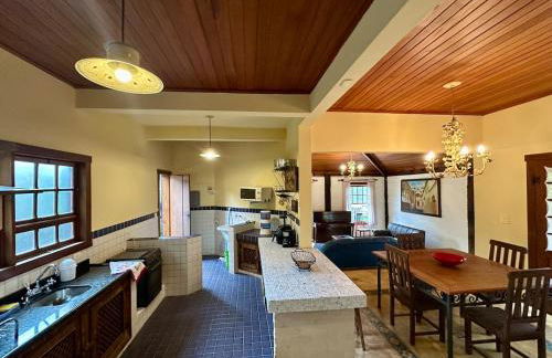 Casa Rústica - 3 vagas de garagem - Pet Friendly com vista para Serra de São José - até 8 hóspedes - Foto 15