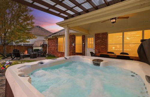 4BR w Pool Cinema Room, Mini Golf & EV - Photo 2