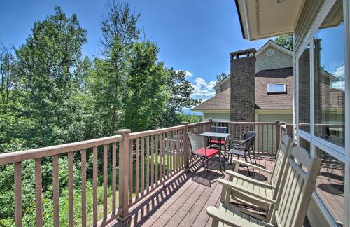 Spacious Ski-inandOut Black Mountain Home with Deck! - Foto 2