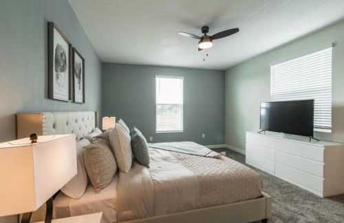 Beautiful and Spacious 5 Bed Pool Home home - Foto 22