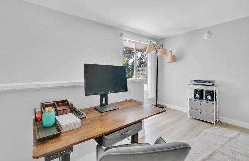 High Ceilings 3BR with Loft-2 Baths Pool & Jacuzzi - Foto 41