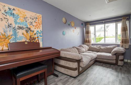 Gorgeous Family Home Near River Thames-Old Windsor - Pass the Keys - Foto 4