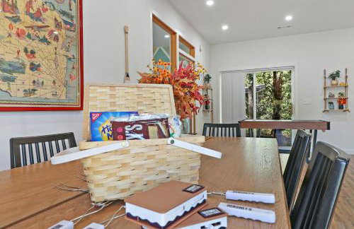 Rare Gem! Game Room, Hot Tub, Near Lake, Pet Ok - Foto 38