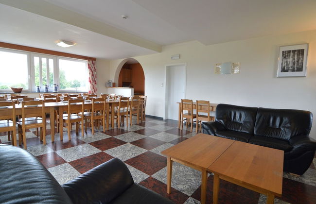 Grand Villa With Bubble Bath - Photo 48