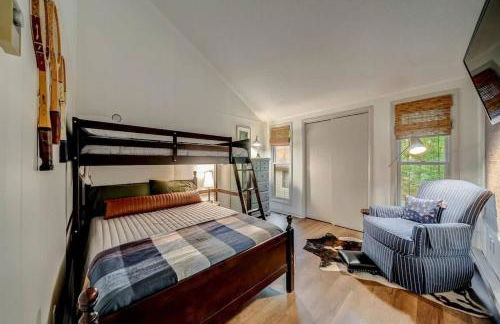 Secluded Retreat w Hot Tub, FirePit & Pool Access - Foto 22