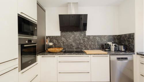 Townhouse in first line beach, Bahia de Marbella, Marbella - Photo 4, stove, dishwasher