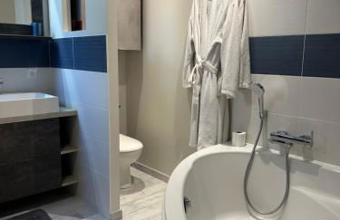 Maison de charme Centre-Ville - WIFI Netflix - Terrasse - 2 cours extérieures - Foto 22