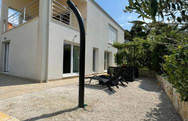 Apartment Tina, Modern, Private SeaView Outdoor Terrace, BBQ, close to beach, 2 bedrooms - Photo 19