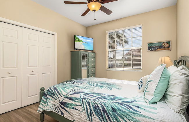 Crown Colony #101 - 16146 Mount Abbey Way 2 Bedroom Condo by RedAwning - Foto 2