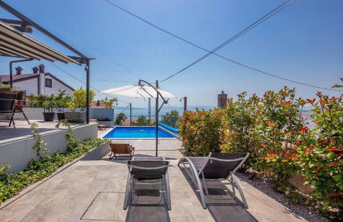 Beeindruckende 5-Sterne-Villa mit Meerblick, Sauna, Gym, beheizten Privatpool, Spielplatz, BBQ - Foto 34