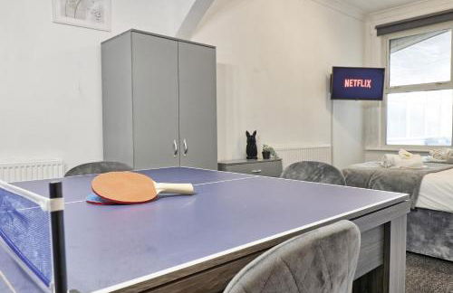 Beautiful Spacious four bedroom house with parking for 2 cars, 5 minute walk to southend station - Foto 25