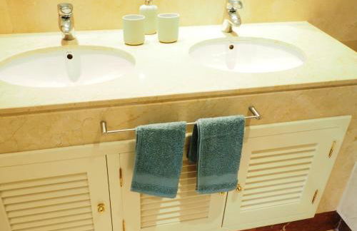 Marbella Holiday & Golf Garden Apartment - Photo 16