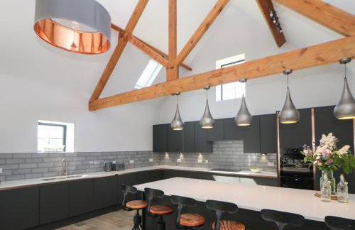 Langley Barn - Photo 11