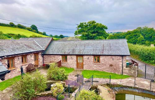 STONE BUILT BARN in a beautiful RURAL setting - Foto 1