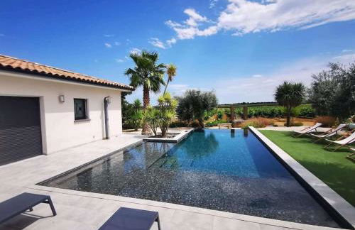 Villa contemporaine avec piscine à débordement dans un domaine viticole - Foto 34