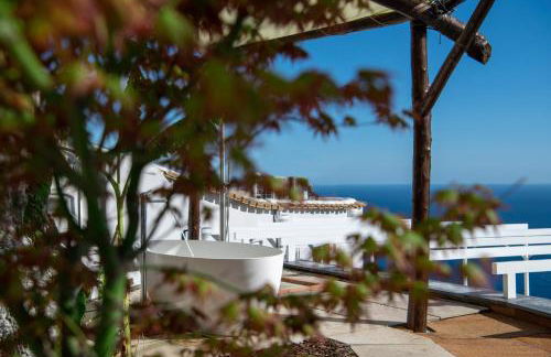 VILLA LA TAGLIATA spectacular jacuzzi tub amazing view and private parking garage - Photo 53