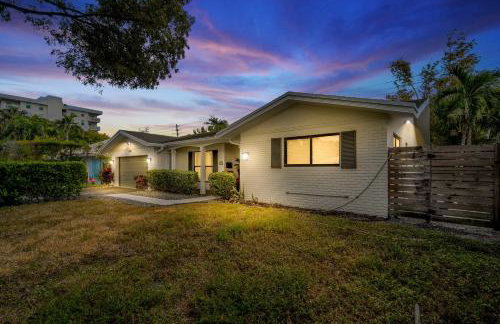 Resort Style Backyard Heated Pool Hot Tub Fire Pit - Foto 47