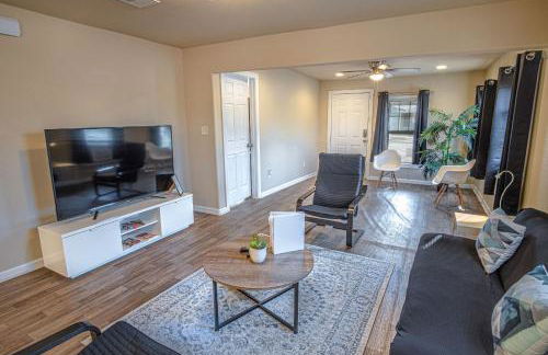 Nice 3B 2BA Near Downtown 2 Min AtandT Center - Foto 46