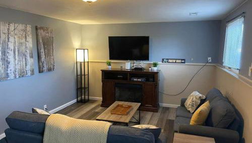 Notre Dame Get Away 4-Bdm 2-mile from Campus BBQ - Foto 5