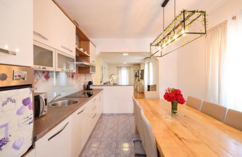 Apartment Ante with Jacuzzi & Seaview - Foto 29