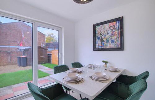 Comfy & Stylish 3 Bed House with Off Street Parking, Netflix and Wi-Fi - Foto 10