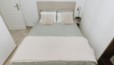 Ribeirinha Guesthouse - Photo 4