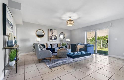 Modern 4BR Getaway Pet Friendly Outdoor Lounge - Foto 1