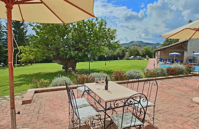 Cottage in Urbania With Pool & Terrace - Foto 27