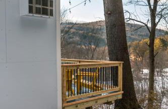 Modern Tiny House with hot tub & river near Stowe - Foto 16