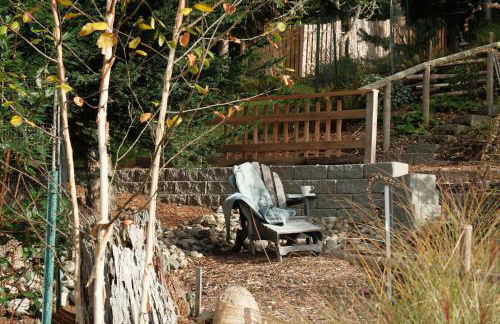 Water Views, Walk to Beach! New Hot Tub! - Foto 51