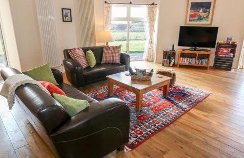 The Roundhouse - Photo 8