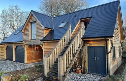 Upper Gelli Luxury Holiday Lodge, Converted Dairy & Cosy Shepherds Huts - Photo 14