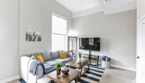 King Bed, Downtown Steps from Bengals & Reds, Minutes to OTR, TQL, HardRock - Foto 2