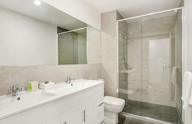 Roden Residences - Photo 24