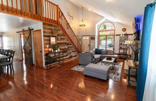 Harmony Hill Stylish 4bd Mountain Retreat, Hot Tub, Games - Foto 9