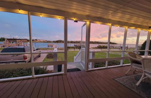 Waterfront, dock, Hot tub, kayaks, King Bedroom with amazing views, RELAXATION, 2 miles to the beach - Foto 19