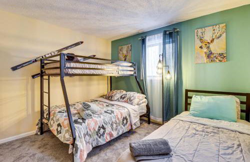 Scenic Views! Clifton Twp Chalet with Fire Pit, Deck - Foto 23