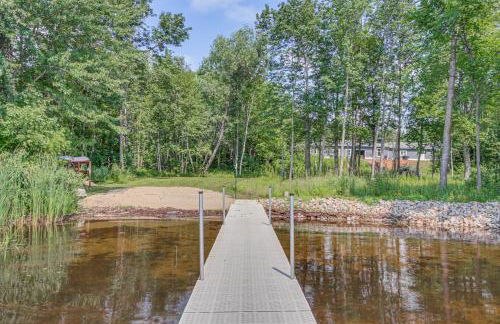 Quiet Lakefront Grand Rapids Cabin on 5 Acres - Foto 33