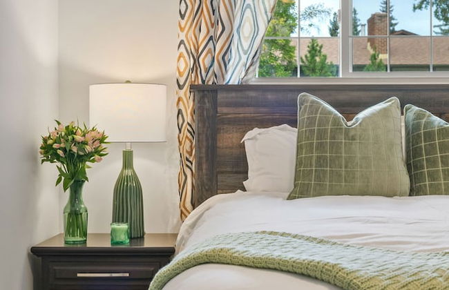 NEW Near Golf Yoga Classes Private Suite Wine - Photo 1