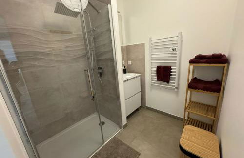 Presqu'île, appartement neuf avec balcon, salle de gym et parking - Photo 16