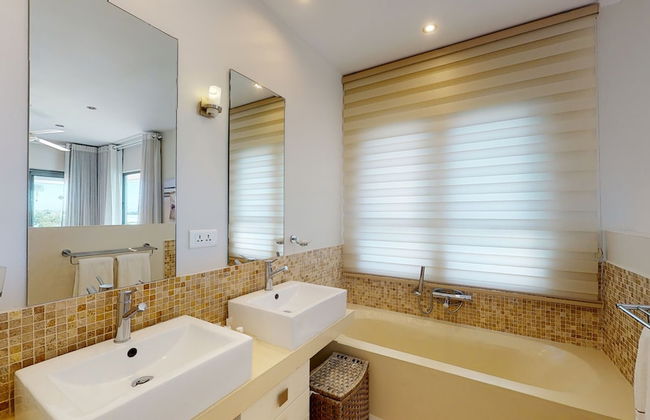 Bon Azur Beachfront Suites & Penthouses with LOV - Photo 47