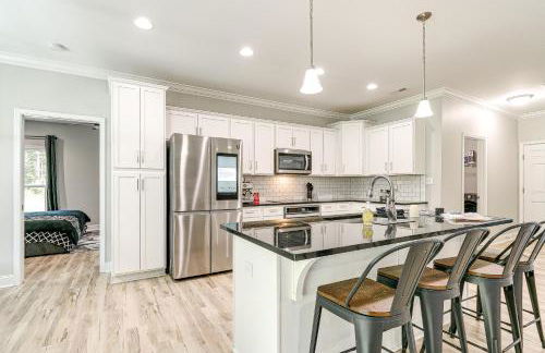 Secluded 18-Acre Retreat in Staley with Game Room - Foto 7