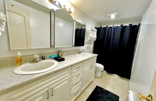 Newly Remodeled spacious units, minutes from mountains, inlet, downtown and airport - Photo 18