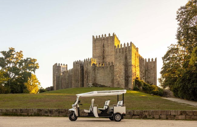 Tour en tuk tuk por Guimarães - Foto 2