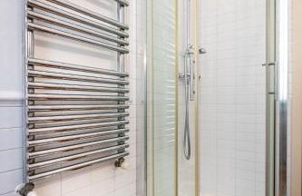 YD Bright 2-Bedroom Retreat with Elevator - Photo 28