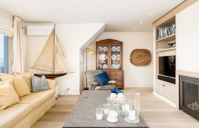 Stunning Penthouse With Free Parking and sea View - Foto 20