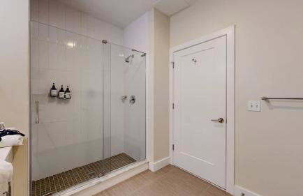 Elegant Home - Photo 16