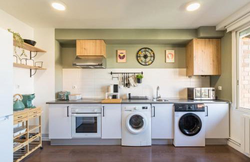 Calma, luz y diseño en el centro de Santander - Photo 2