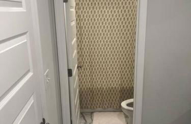 Spacious Modern Retreat Near Downtown - Photo 11