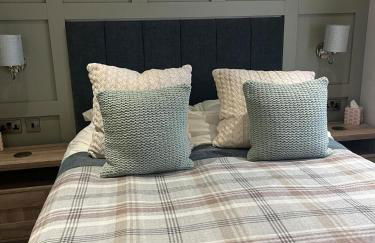 Kingfisher Lodge - Lakeside Lodge With Hot Tub - Foto 20